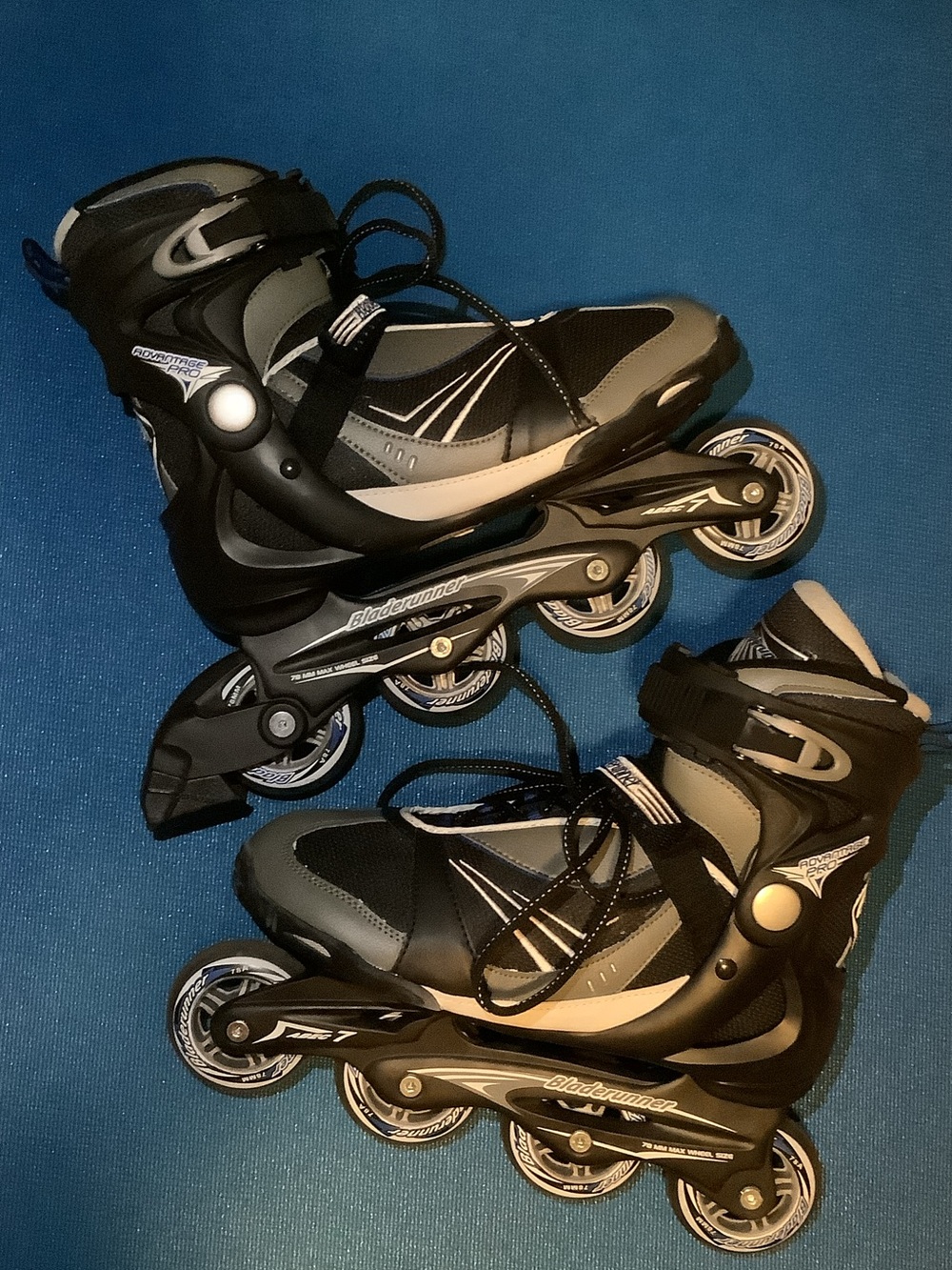 Men’s Bladerunner In-line skates. Only used twice. Comes with all the pads